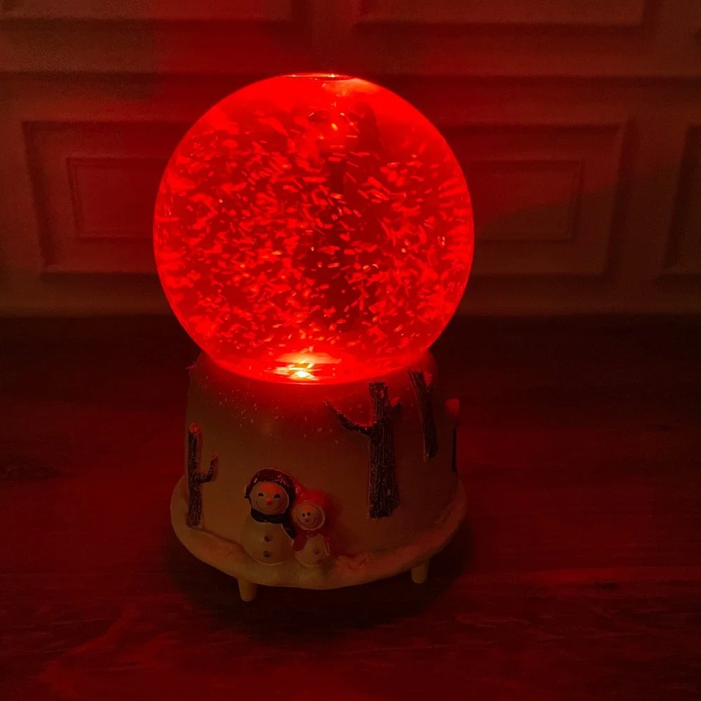 Romantic Couple Snow Globe Musical Light Up‎ Winter Scene Snowman Christmas Gift